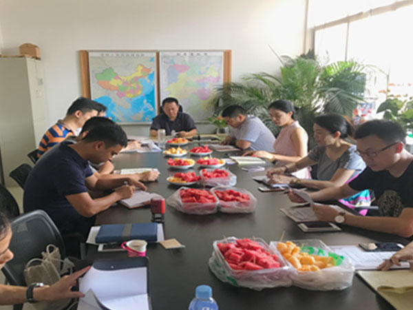奮勇前行—湘江智慧召開2017年年度市場(chǎng)重點(diǎn)工作會(huì)議